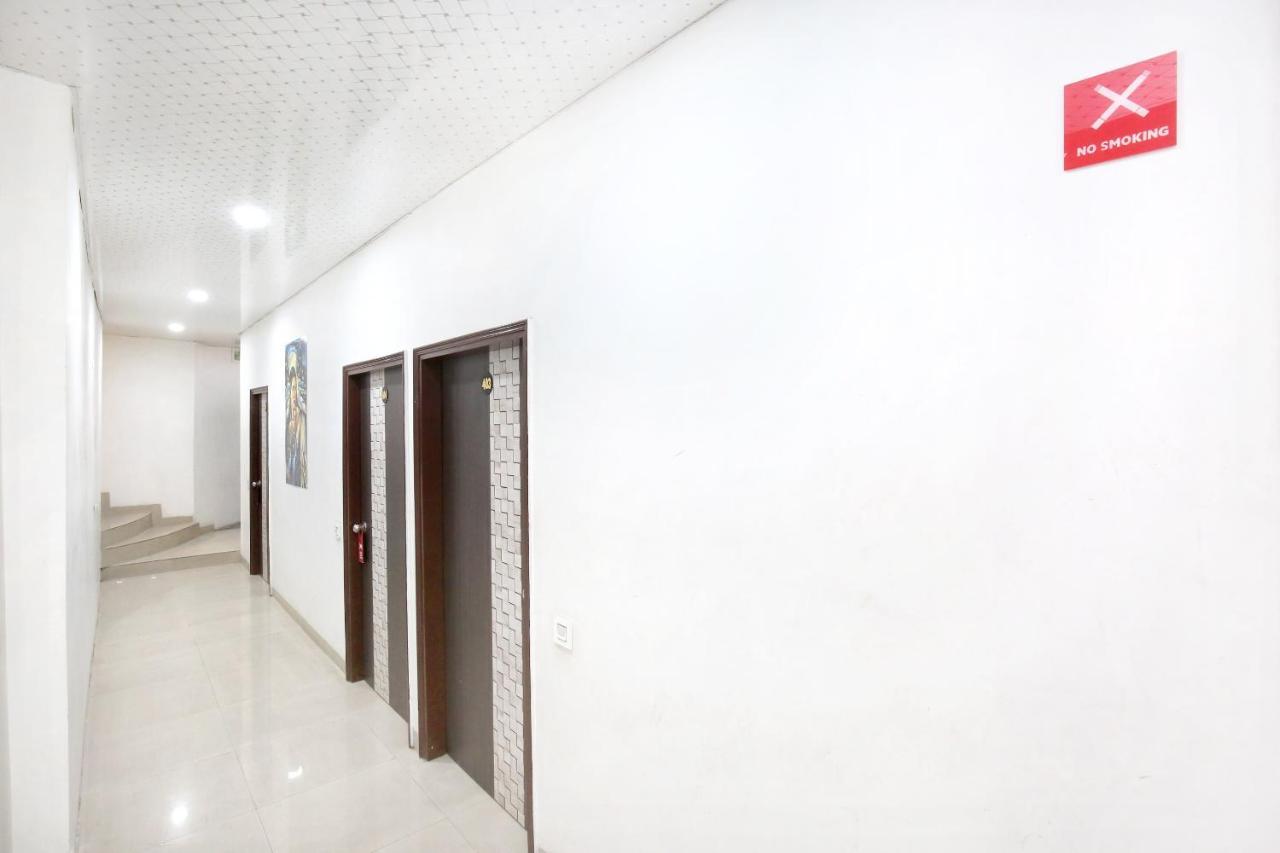 Oyo 8105 Royale Guest House Ludhiana Bagian luar foto