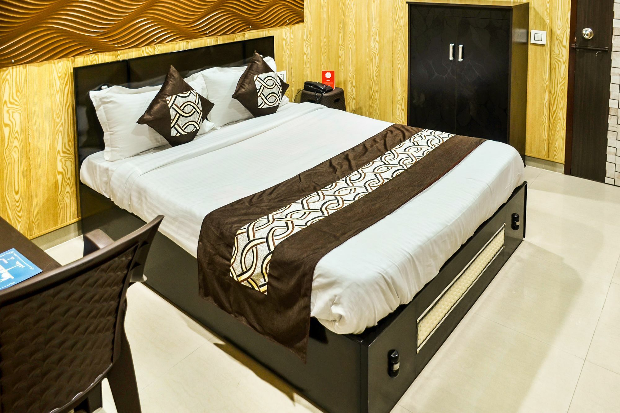 Oyo 8105 Royale Guest House Ludhiana Bagian luar foto